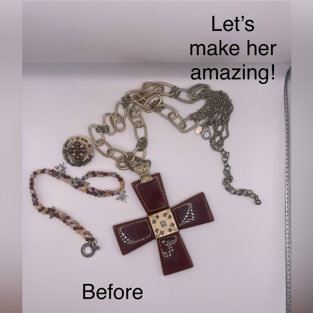 Elegant Brown Cross Pendant Necklace - Picture 5 of 5
